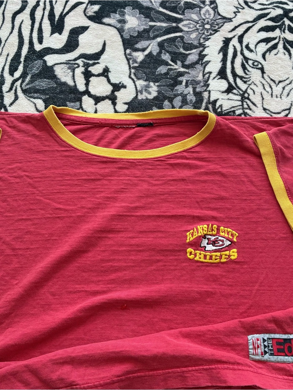 B1B - VINTAGE 90s KANSAS CITY CHIEFS NFL FOOTBALL FADED BOXY T SHIRT